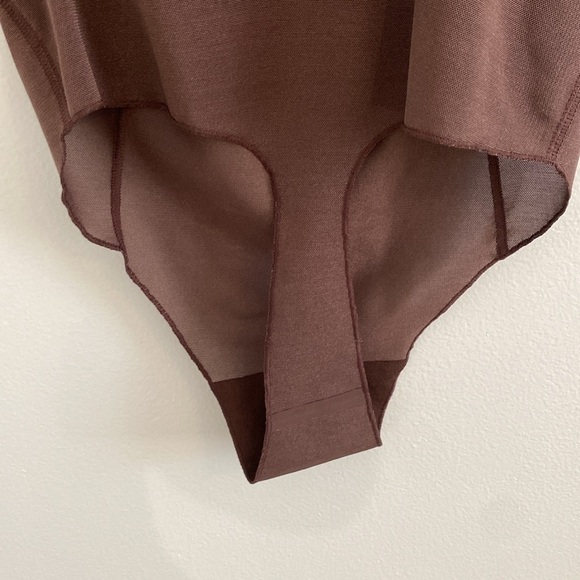 NWT SKIMS Sheer Sculpt Thong Bodysuit Brown Small - Picture 6 of 10